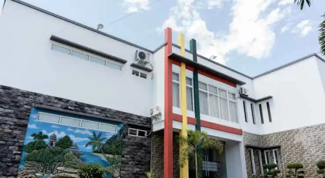 Pondok Garuda Guest House, Брондау Гостьхаус Palu Central Sulawesi