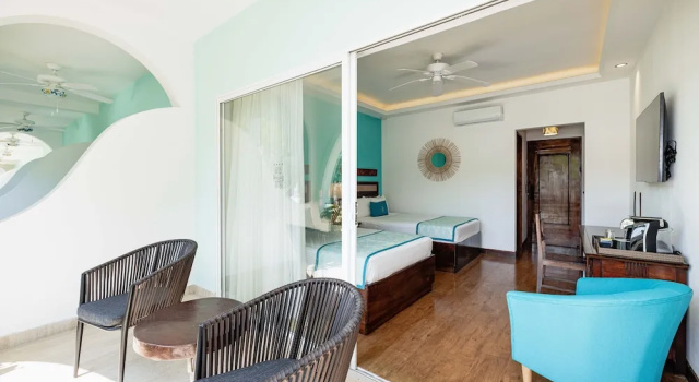Двухместный номер Standard с видом на бассейн Hotel Tamarindo Diria Beach Resort