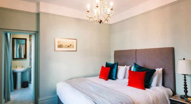 Bampton Townhouse