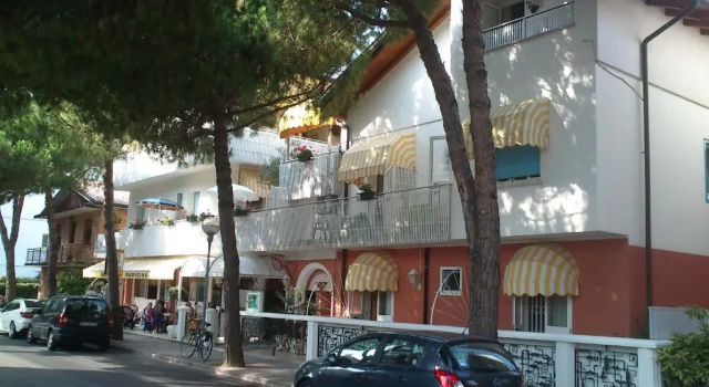 Hotel La Parigina, Забронировать Отель Отели Линьяно-Саббьядоро с парковкой, Парковка