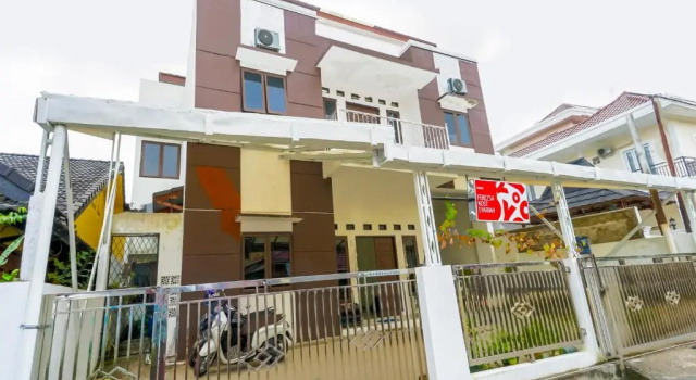 OYO 90595 Ferezsa Kost Syariah