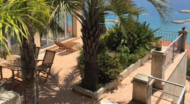 Студия Villa l'ensoleillée vue panoramique mer, 250 m de la plage et du centre ville