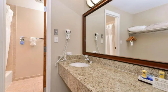 Номер Standard Best Western University Inn