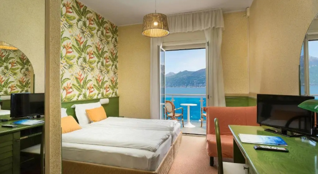 Трёхместный номер Standard с балконом и с видом на озеро Hotel Caribe by Double Hospitality