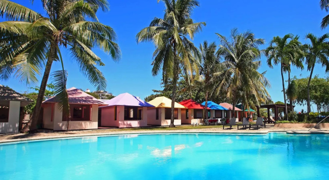 Кровать в общем номере EGI Resort and Hotel