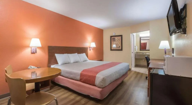 Rodeway Inn & Suites, Book Hotel Macon hoteller med parkering, Parkering