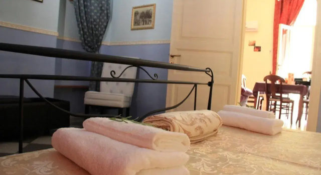 Antica Corte delle Ninfee, Historical Private Villa, Забронировать Отель Трапани Сицилия, рядом с Железнодорожная станция Трапани