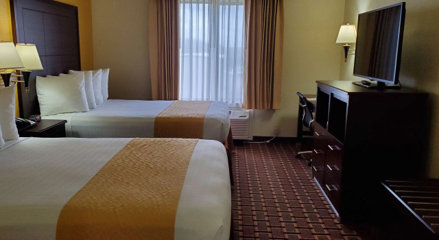 Шестиместный номер Standard Best Western Executive Inn & Suites