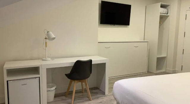 Hostal Comfort Suites, Забронировать Отель Каррион-де-лос-Кондес 