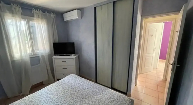 Villa in Vidauban with Pool & Vineyards Nearby, Забронировать Вилла Отели Hautes-Alpes с парковкой, Парковка