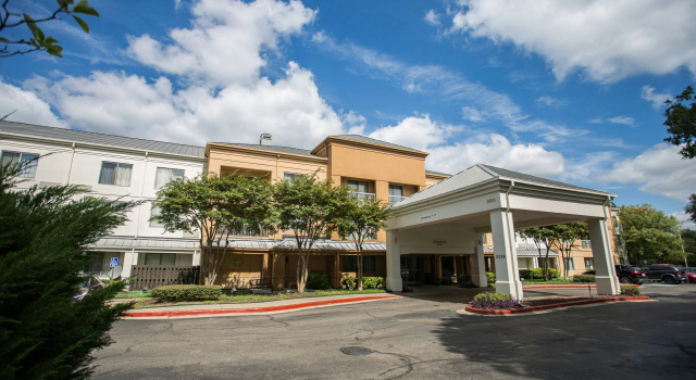 Courtyard Memphis East/Lenox Corporate Park, Varaa Hotelli Memphis Tennessee