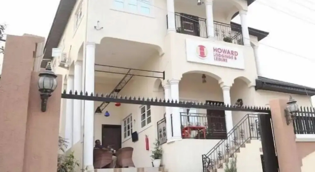 Howard Lodgings and Leisure, Book Feriehus Calabar Villas, Villa