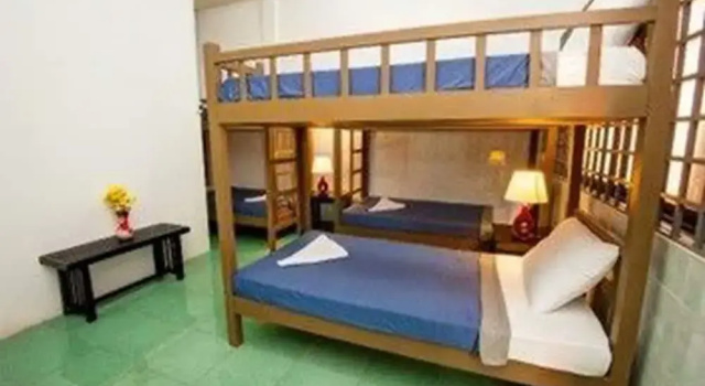 Кровать в общем номере (женский номер) Base Villa Phnom Penh - Hostel