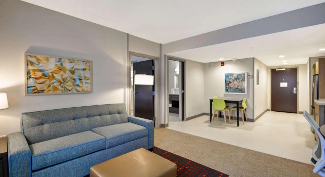 Двухместный люкс c 1 комнатой Home2 Suites By Hilton Columbus Airport East Broad