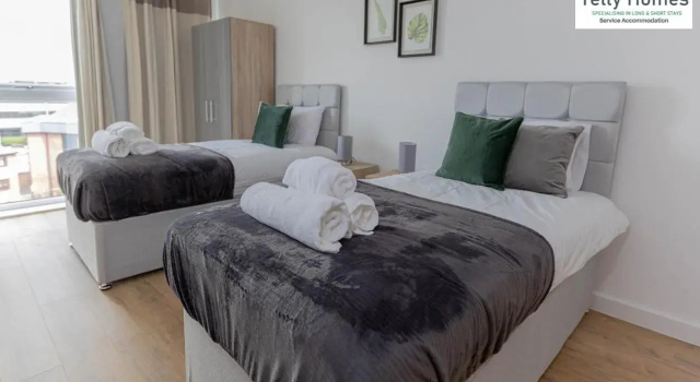 10 percent off weekly and 20 percent off monthly bookings - Marigold unit at Telly Homes Limited Birmingham City Centre -2 bedroom Apartment, Free WIFI, Boek Appartement Birmingham West Midlands
