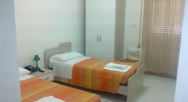 Трёхместный номер Classic с балконом Hotel Aurora