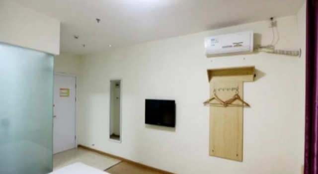 7Days Inn Nanchang Fuzhou Road, Забронировать Отель Отели Наньчан с парковкой, рядом с Nanchang Bayi Square, Парковка