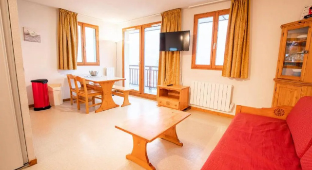Chalet Arrondaz J - 3 Pièces pour 6 Personnes 193189, Забронировать Шале Отели Maurienne Valley с парковкой, Парковка
