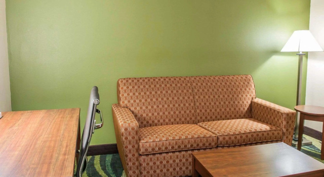 Quality Inn & Suites South Bend Airport, Забронировать Отель Отели Индиана с парковкой, Парковка