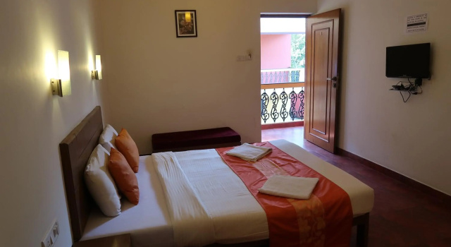 OYO Rooms Near Calangute Beach, Rezervasyon Otel Goa otoparklı oteller, Otopark