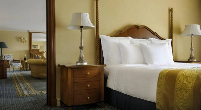 Двухместный люкс Ambassador с балконом Cairo Marriott Hotel
