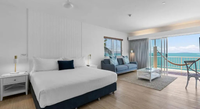 Номер Deluxe Coral Sea Resort