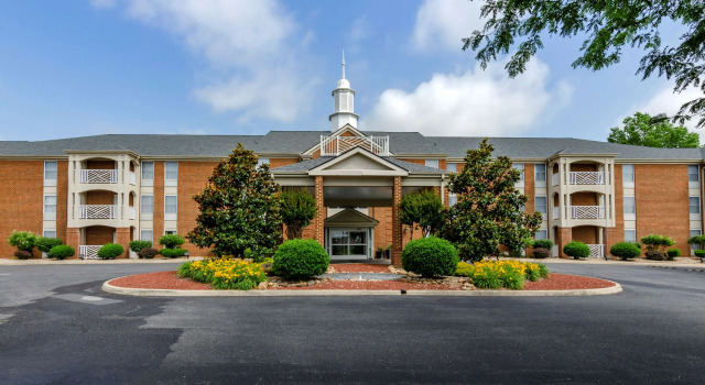 Best Western Plus at Hunt Ridge, Rezerwuj Hotel Lexington Wirginia