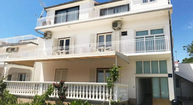 Apartment & Rooms Riva, Брондау Пәтер Vodice Sibenik-Knin County, Kampa Imperijal Beach маңындағы