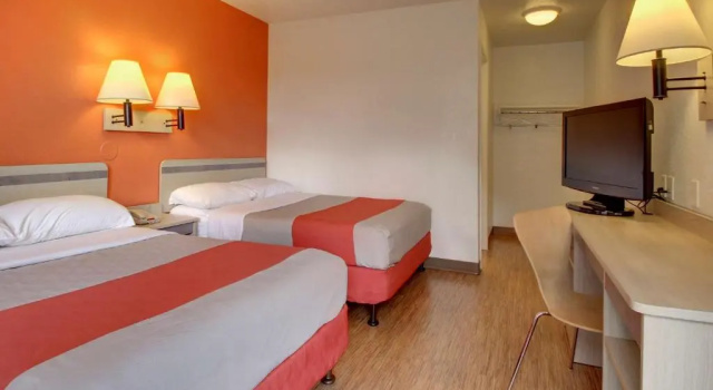 Четырёхместный номер Standard Motel 6 Elizabethtown