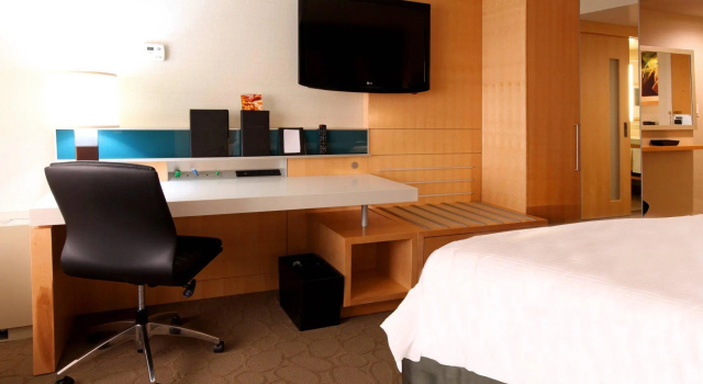 Четырёхместный номер Deluxe Delta Hotels by Marriott Regina