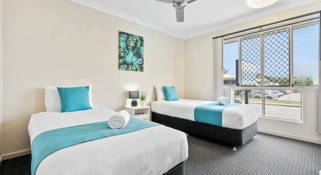 Апартаменты с 3 комнатами с балконом Cityville Apartments & Motel