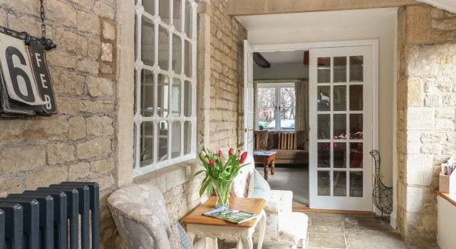 South Hill Farmhouse, Забронировать Дом для отпуска Отели Котсуолда с парковкой, Парковка