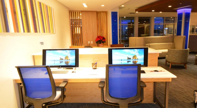 Holiday Inn Express & Suites Toledo South - Perrysburg by IHG, Buchen Sie Hotel Perrysburg Heights Ohio