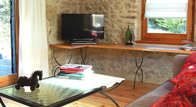 Lovely Stone House Withe Private Terrace, Le Pègue, Забронировать Отель Ле-Пег Drôme Provençale