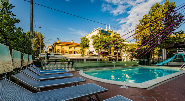 Hotel Executive La Fiorita, Забронировать Отель Отели Мирамаре с бассейном, Бассейн