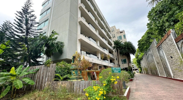 Sea and Sky condo Karon 306