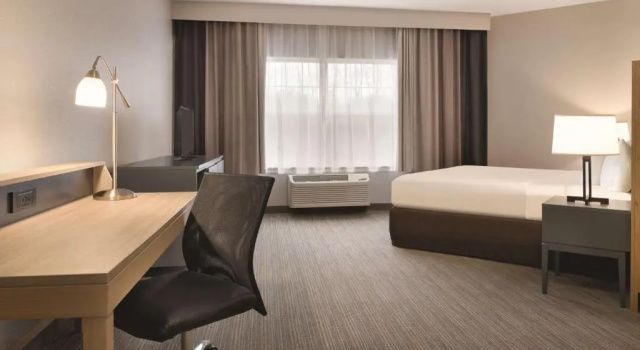 Двухместный люкс Country Inn & Suites by Radisson, Germantown, WI