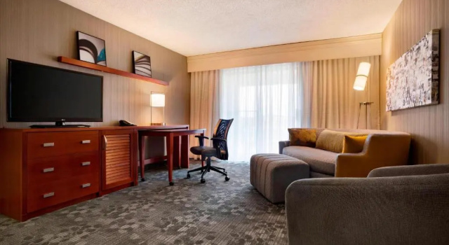 Süit Courtyard by Marriott Champaign