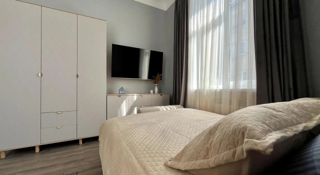 Aura на улице Ленина 60