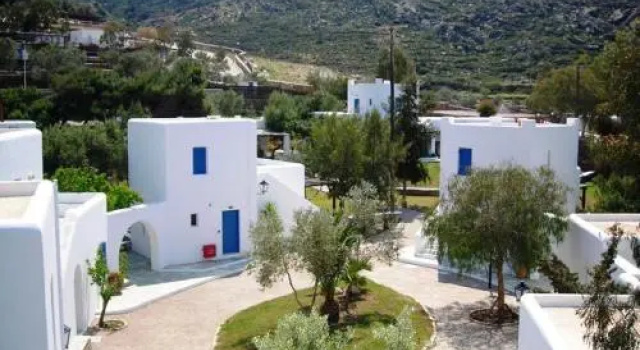 Люкс Far Out Village Hotel