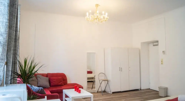 Shared Modern Apartment Schönbrunn - Budget Stylish Room