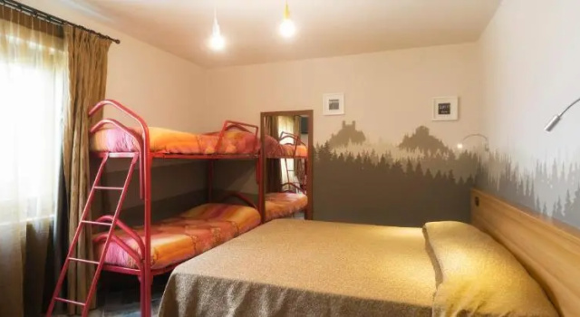 Четырёхместный номер Standard Hotel&Restaurant Armanac de Toubïe