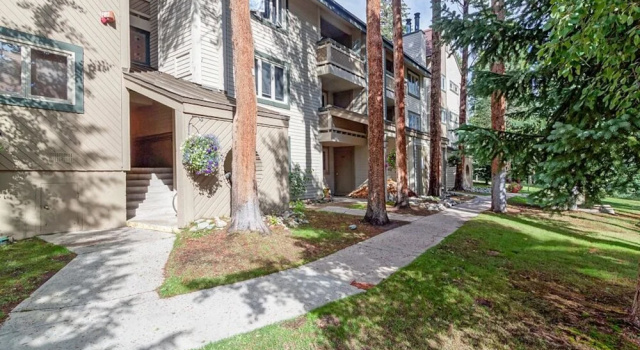 1001 Grandview C14 by RedAwning