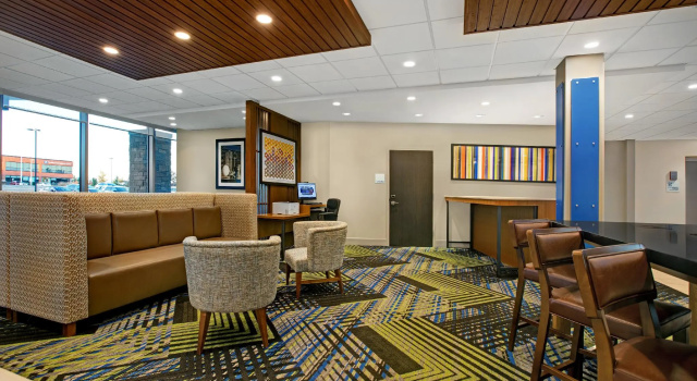 Holiday Inn Express & Suites - Milwaukee - Brookfield by IHG, Забронировать Отель Отели Брукфилд с бассейном, Бассейн