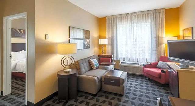 Четырёхместный люкс с 2 комнатами TownePlace Suites Jacksonville Butler Boulevard