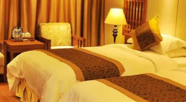 Xishuangbanna Harbour Side International Hotel, Забронировать Отель Отели Сишуанбаньна 4 звезды, 4*