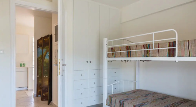 Santa Barbara Garden and Pool Home, Забронировать Отель Лофис Марафон