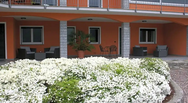 Calathea B&B, Varaa Bed and Breakfast Lake Orta hotellit, joissa on uima-allas, Uima-allas