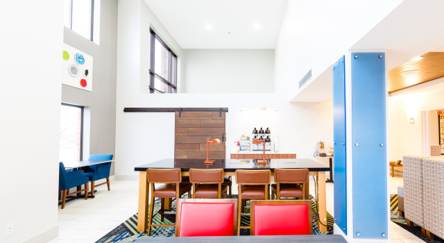 Holiday Inn Express Shelbyville, Varaa Hotelli Shelbyville Indiana