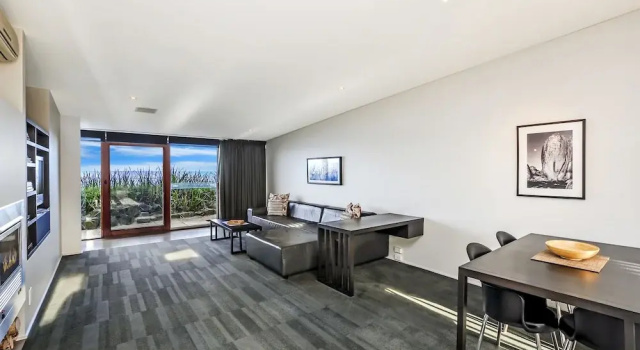 Hearn's Beachside Villa 9